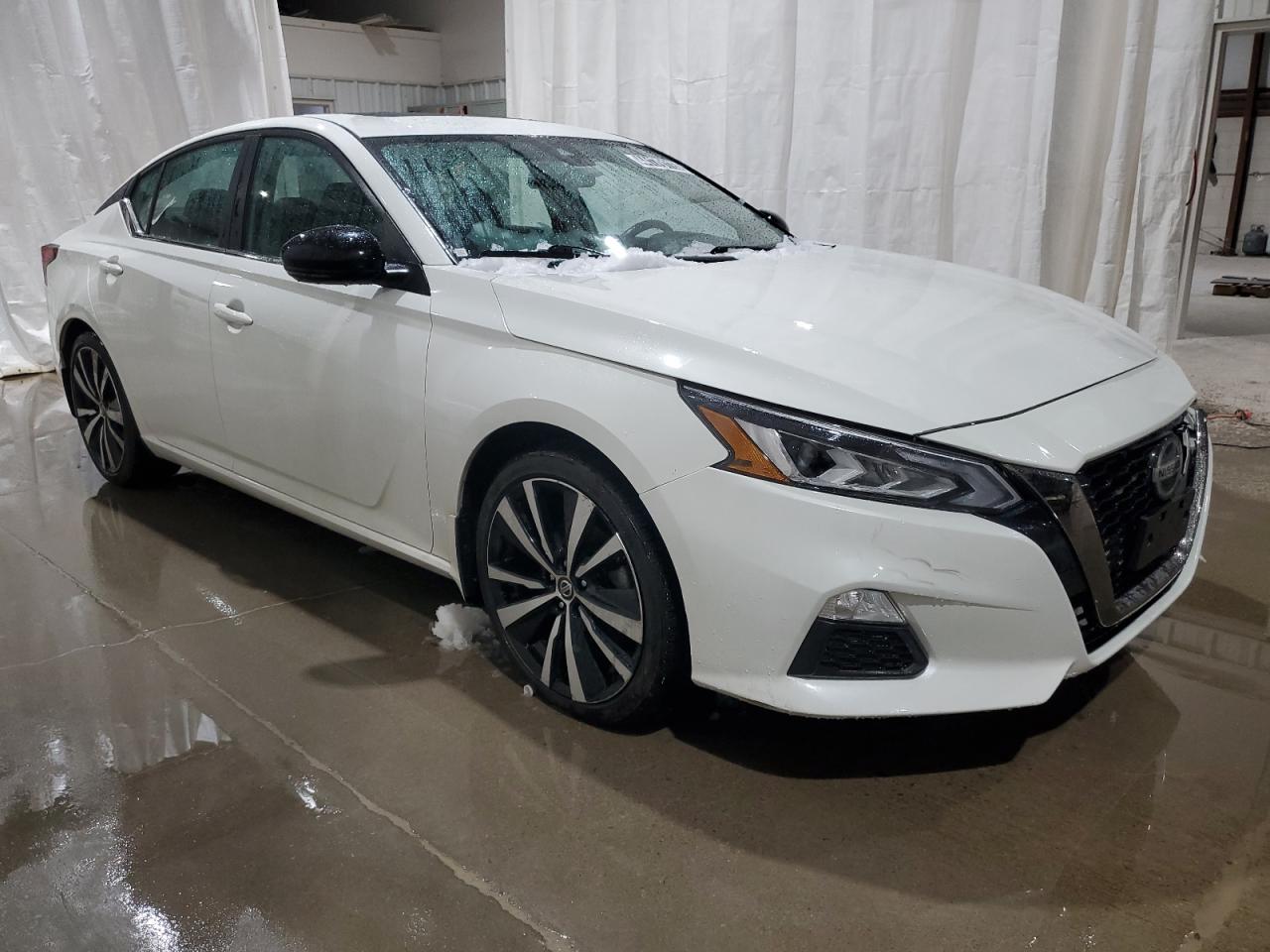 2021 Nissan Altima - Image 4