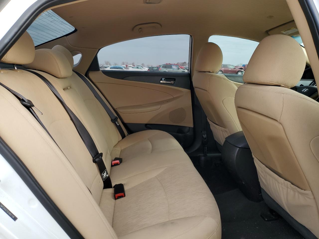2014 Hyundai Sonata - Image 11