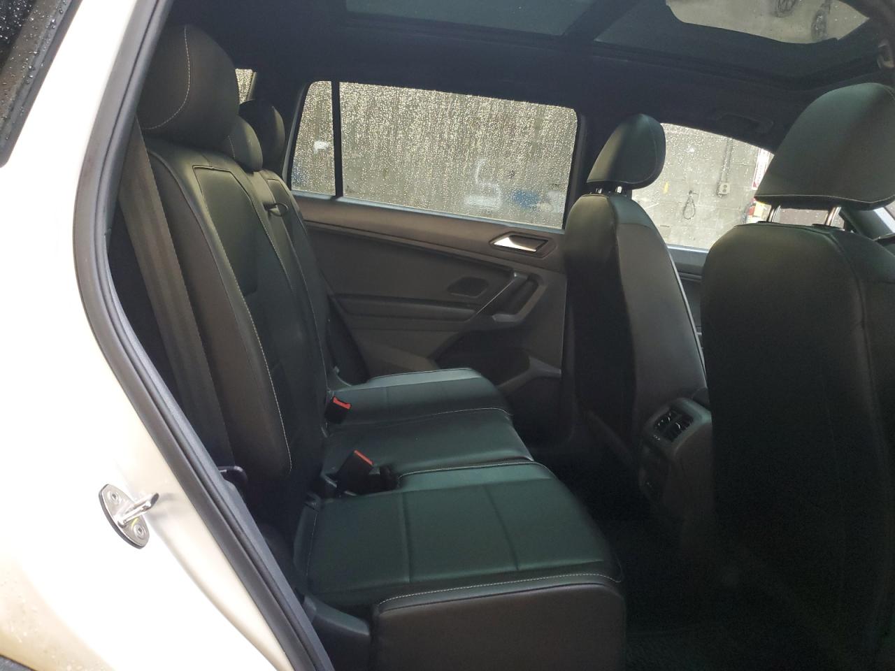 2021 Volkswagen Tiguan - Image 11