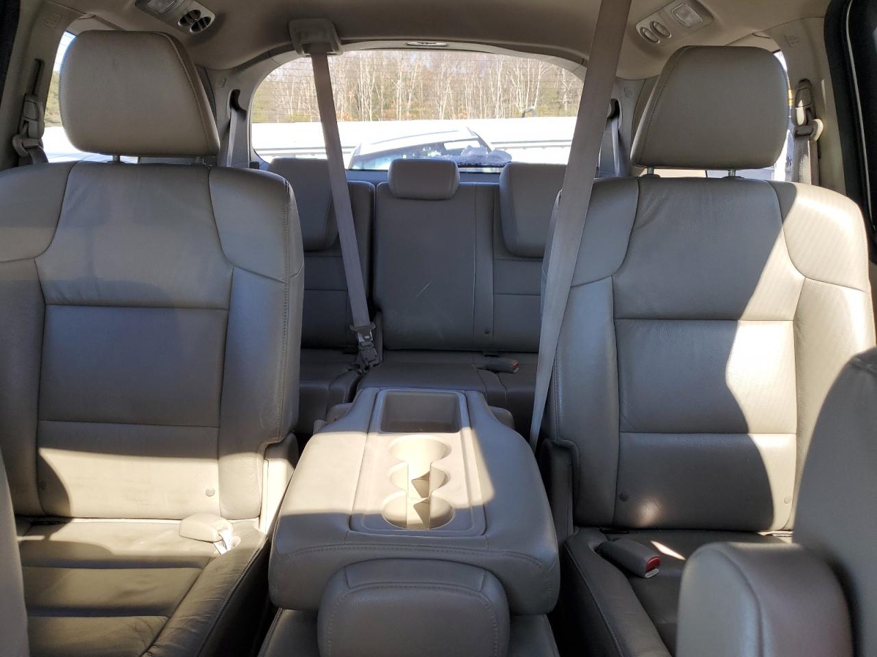 2012 Honda Odyssey - Image 10