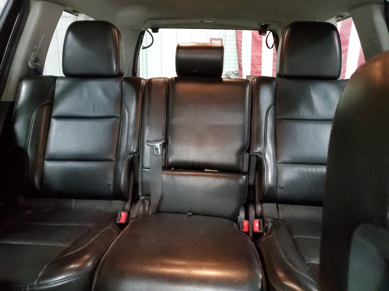 2015 Nissan Armada - Image 10