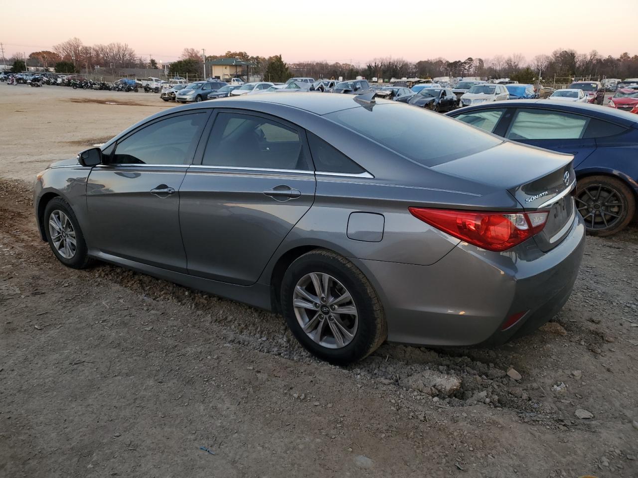 2014 Hyundai Sonata - Image 2