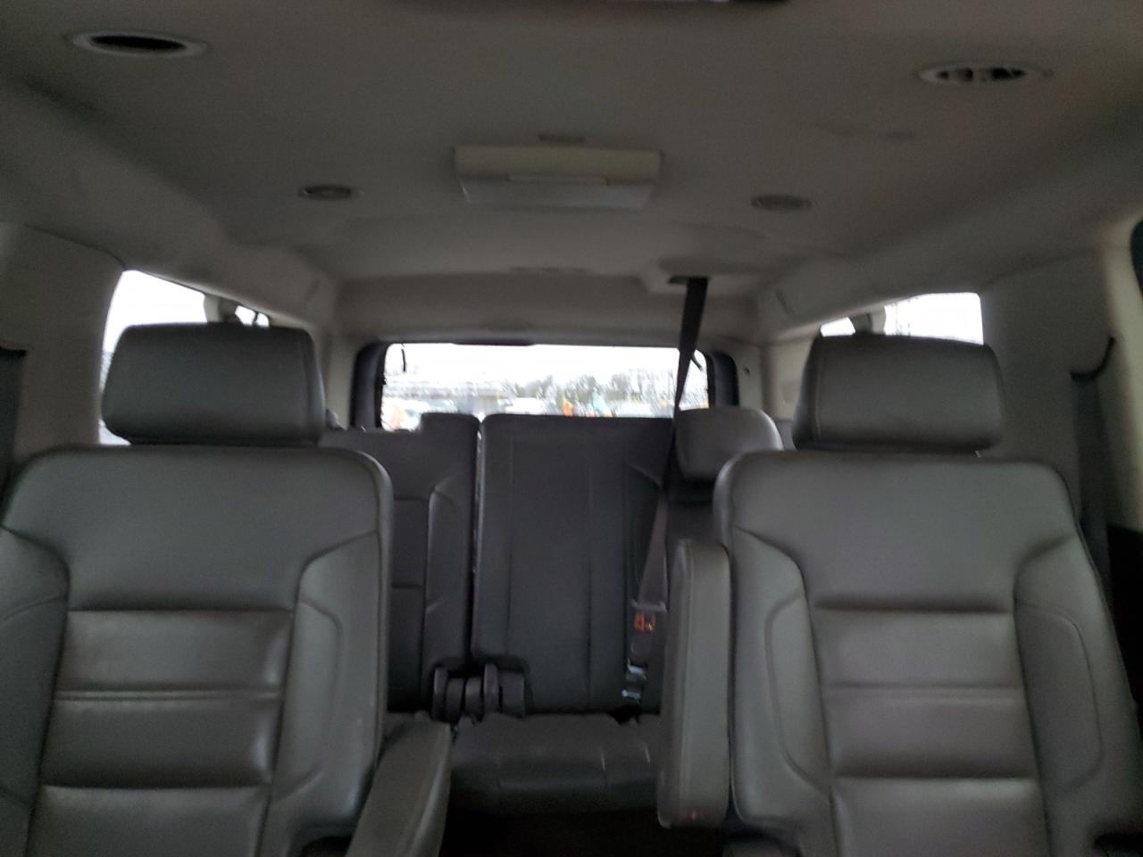 2016 GMC Yukon - Image 10