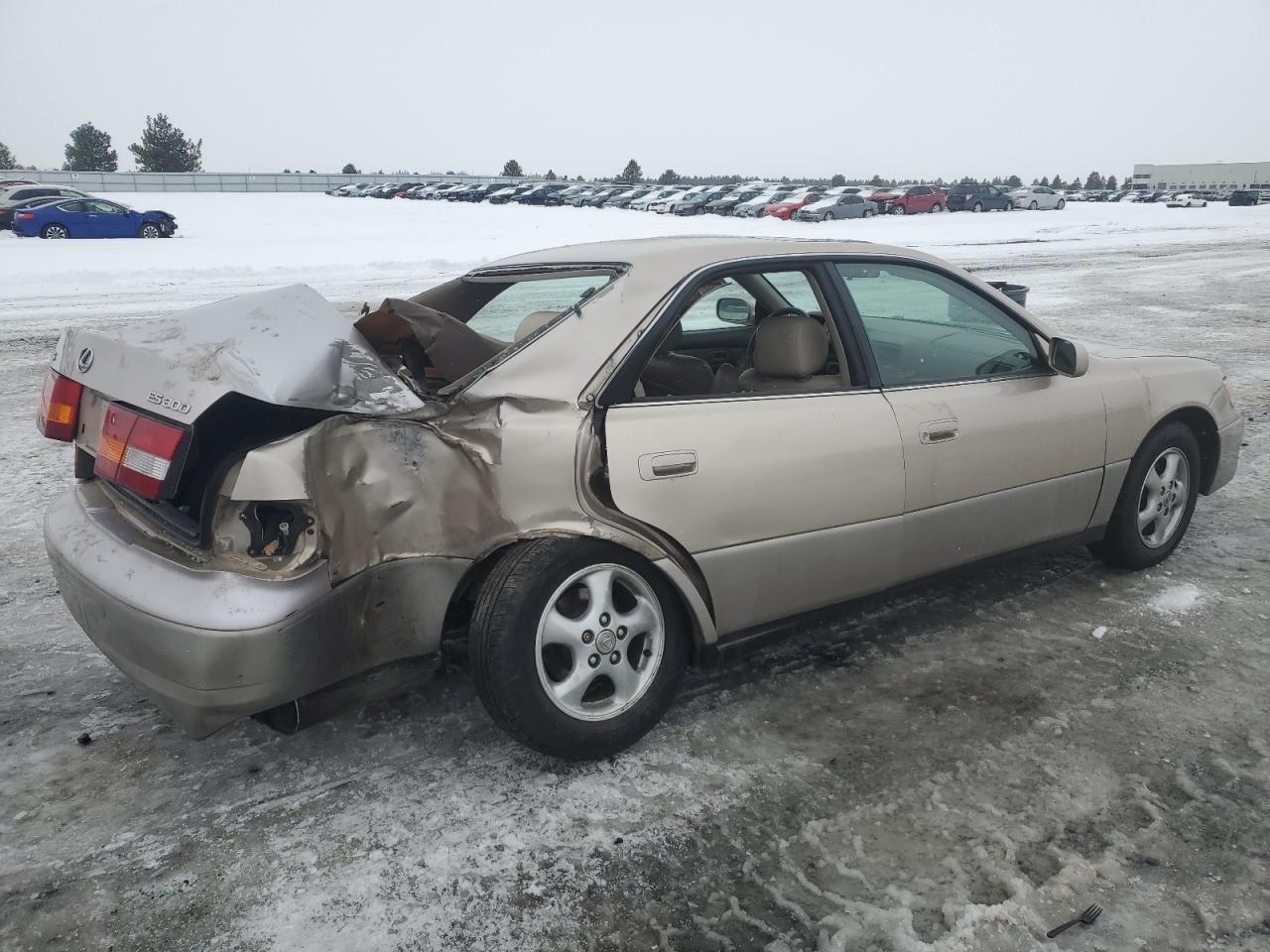 1997 Lexus ES - Image 3