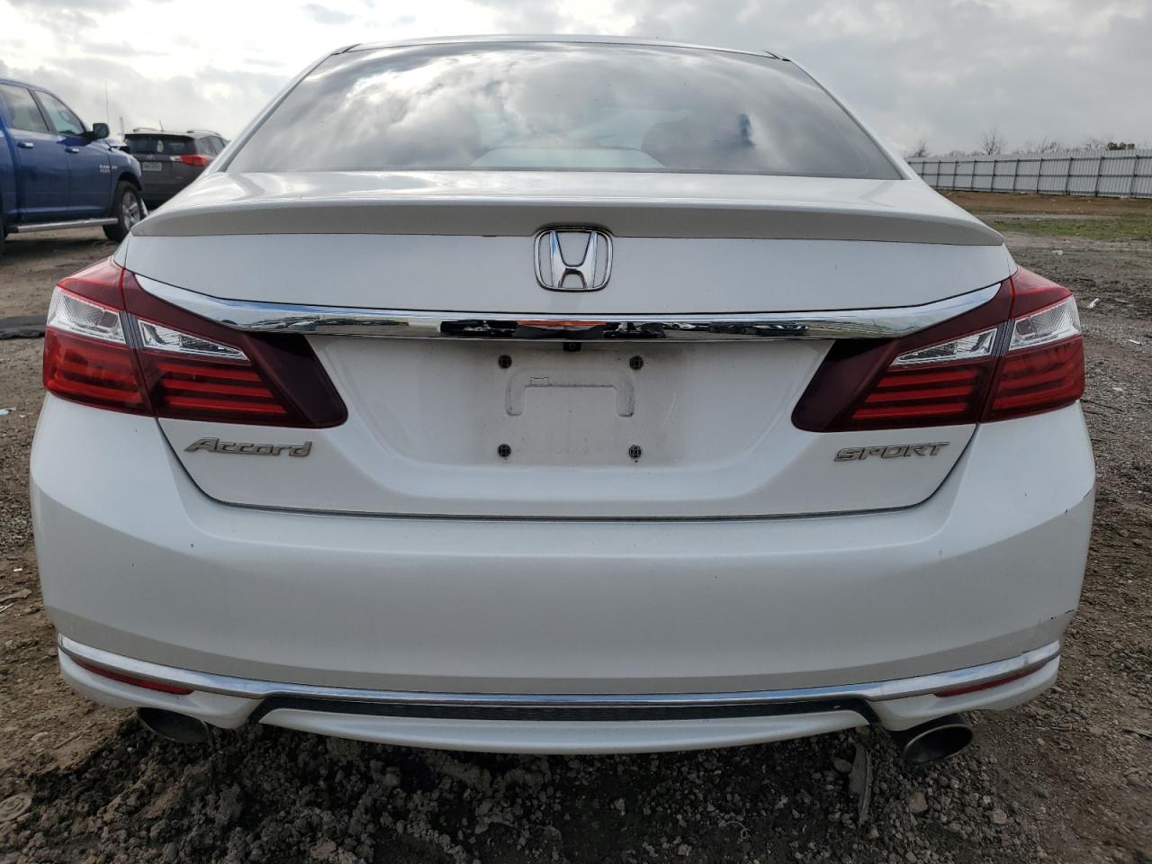 2017 Honda Accord - Image 6