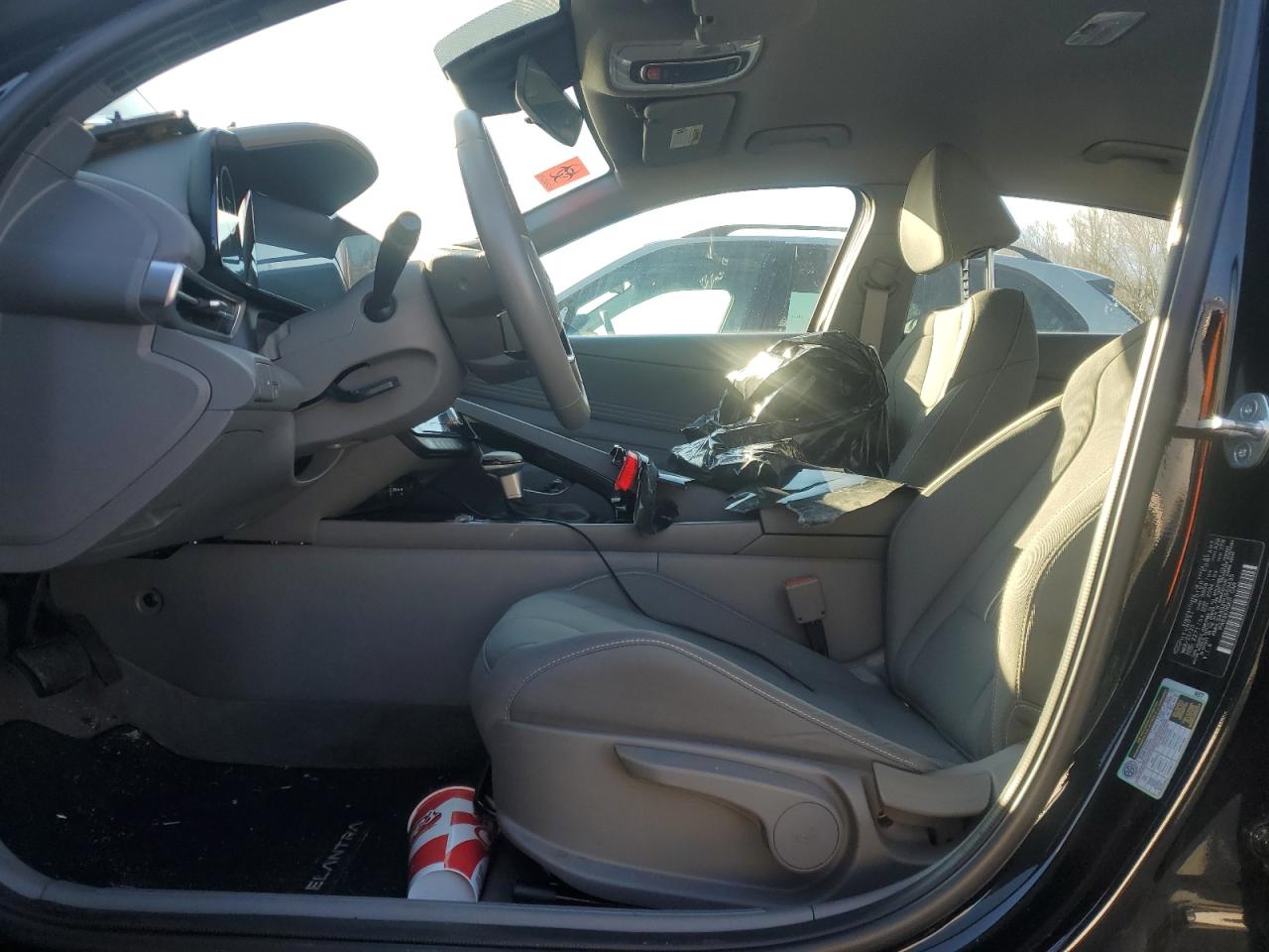 2023 Hyundai Elantra - Image 7