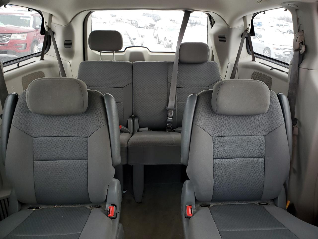 2010 Dodge Caravan - Image 10