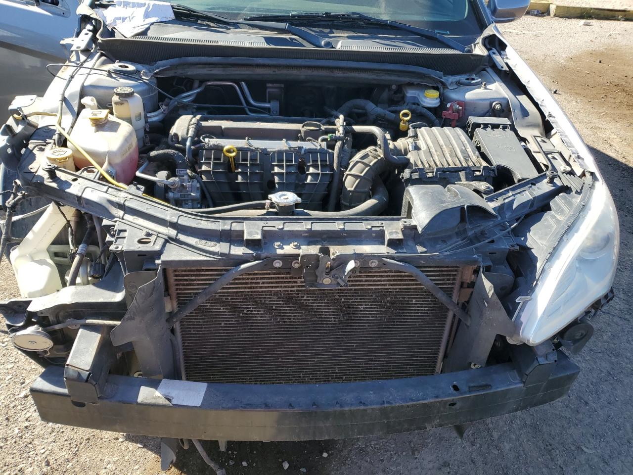 2014 Chrysler 200 - Image 11