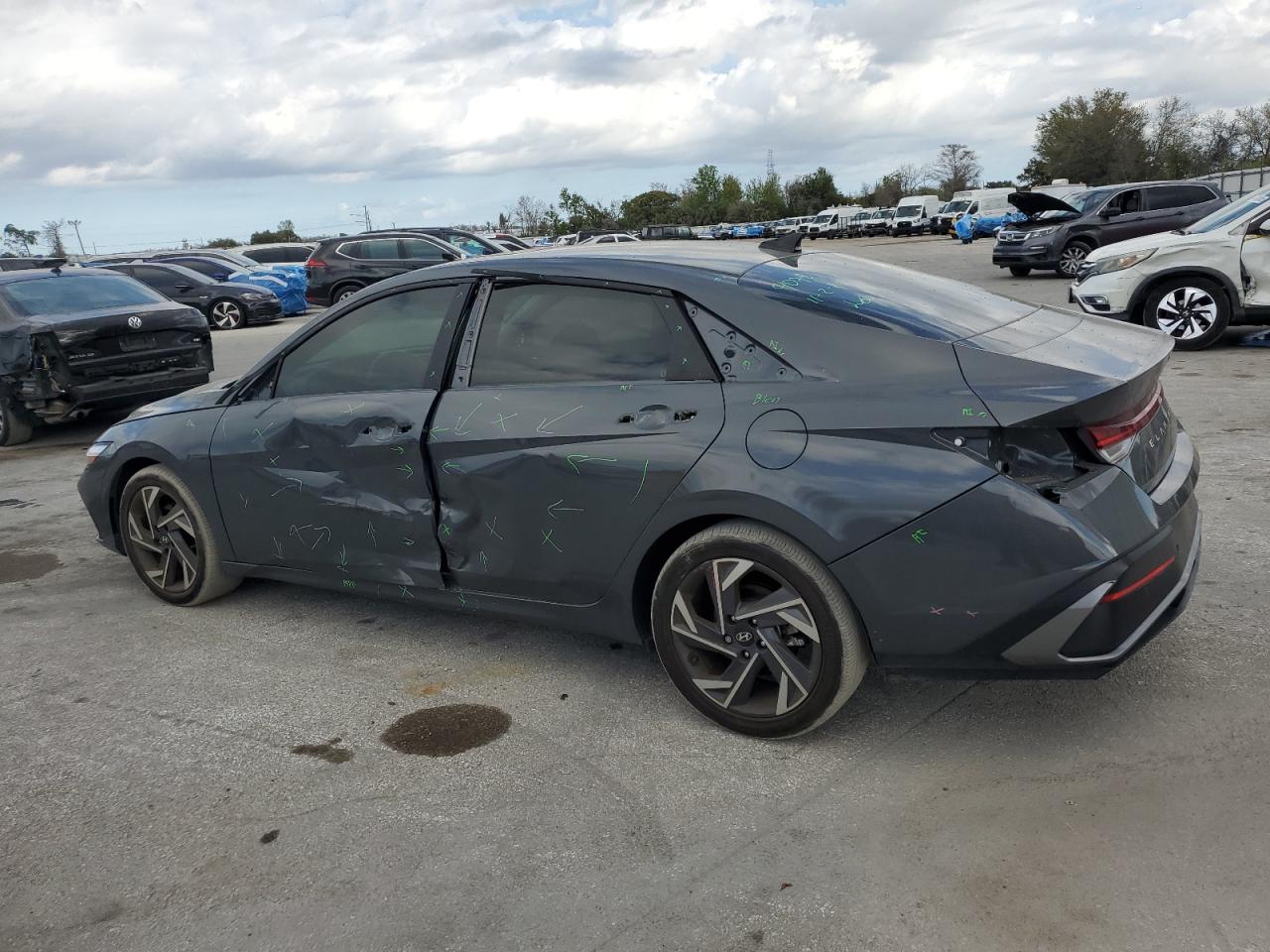 2024 Hyundai Elantra - Image 2