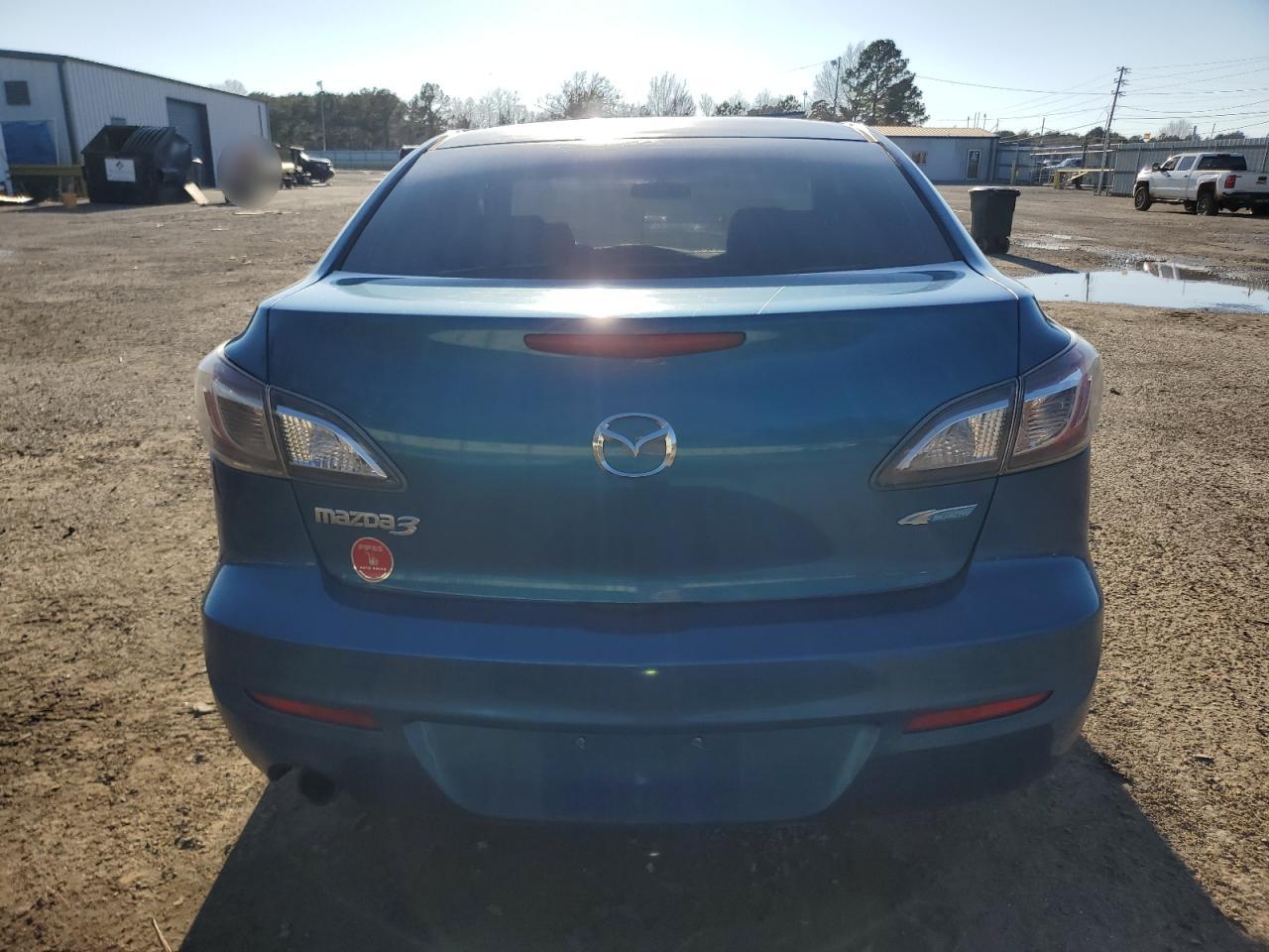 2012 Mazda 3 - Image 6
