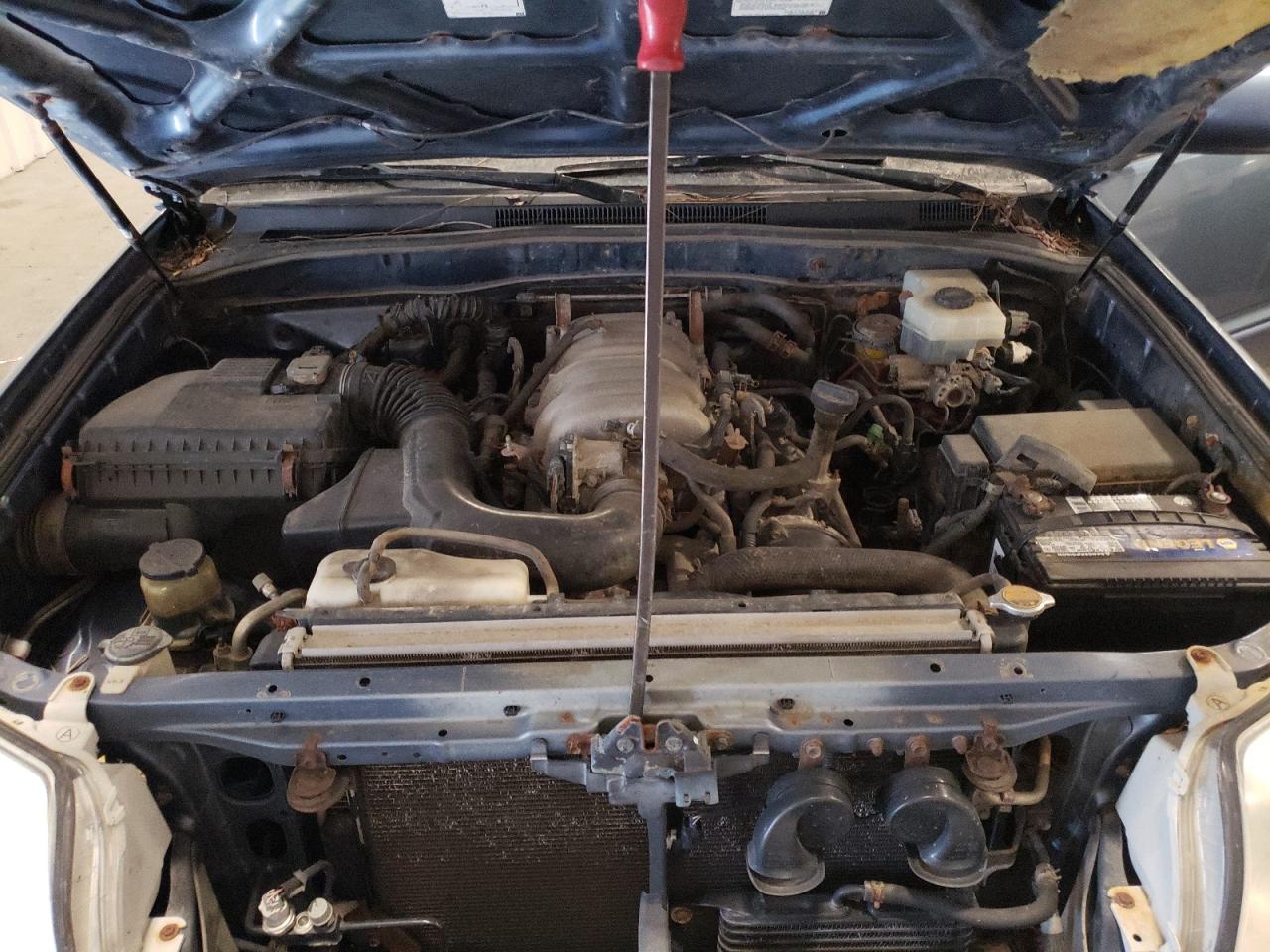 2004 Toyota 4Runner - Image 12