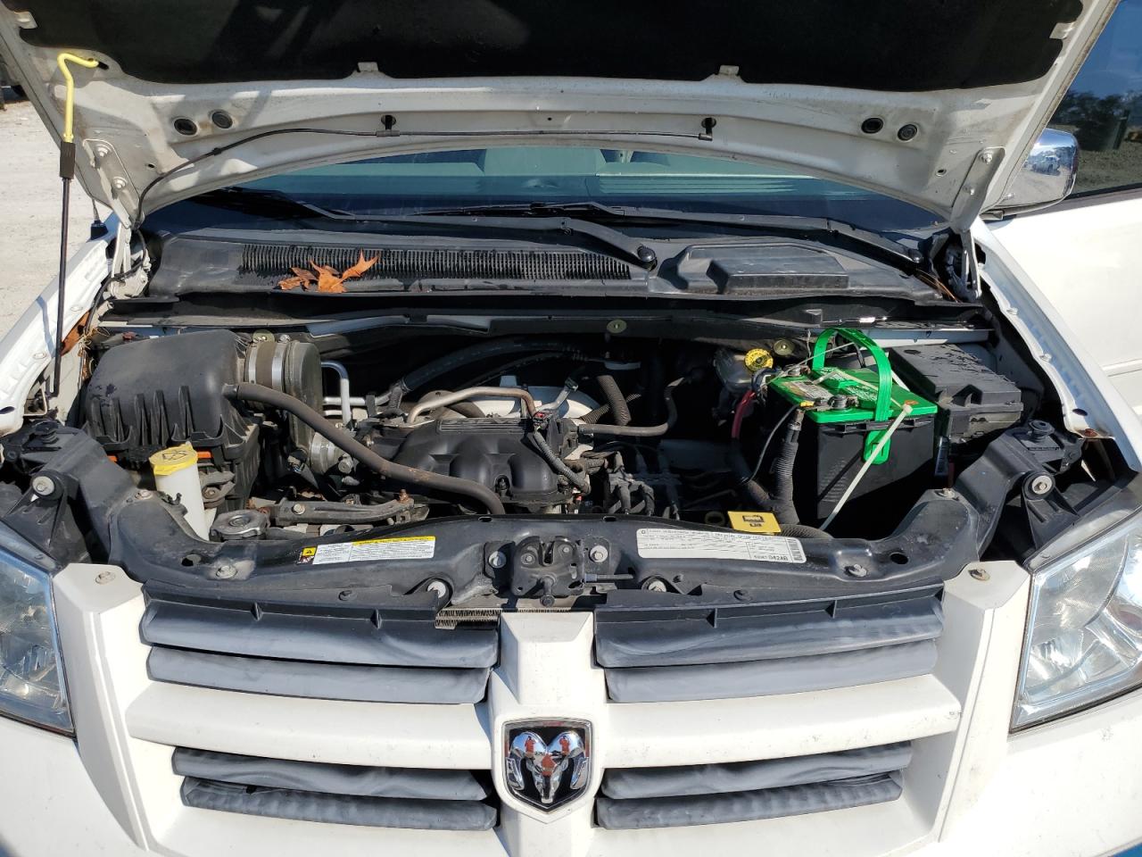 2010 Dodge Caravan - Image 12