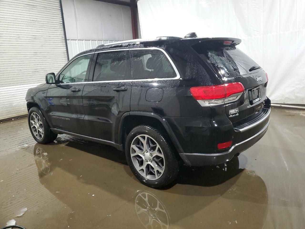 2018 Jeep Grand Cherokee - Image 2