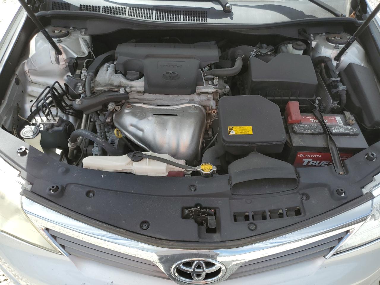 2014 Toyota Camry - Image 13