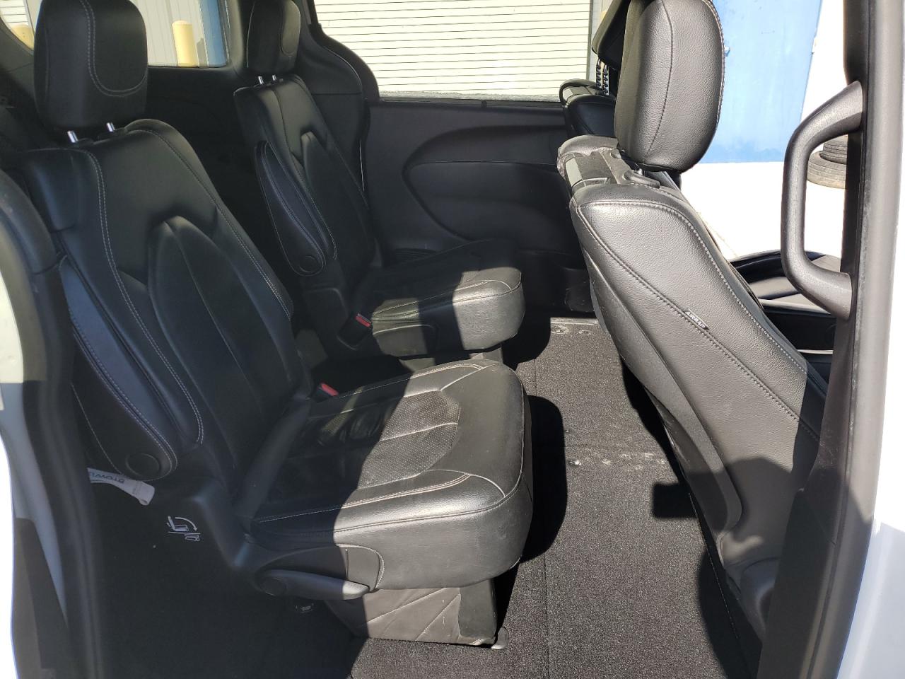 2020 Chrysler Pacifica - Image 11