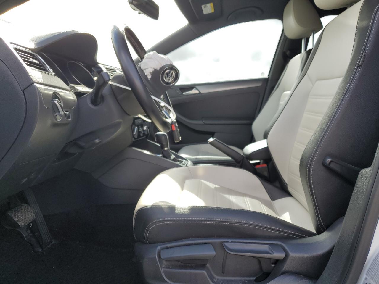 2016 Volkswagen Jetta - Image 7