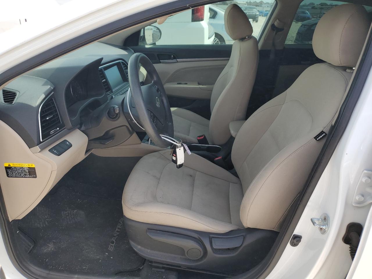 2017 Hyundai Elantra - Image 7