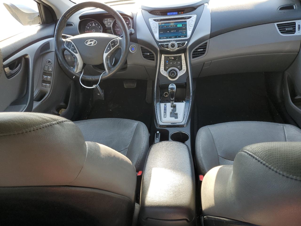 2012 Hyundai Elantra - Image 8