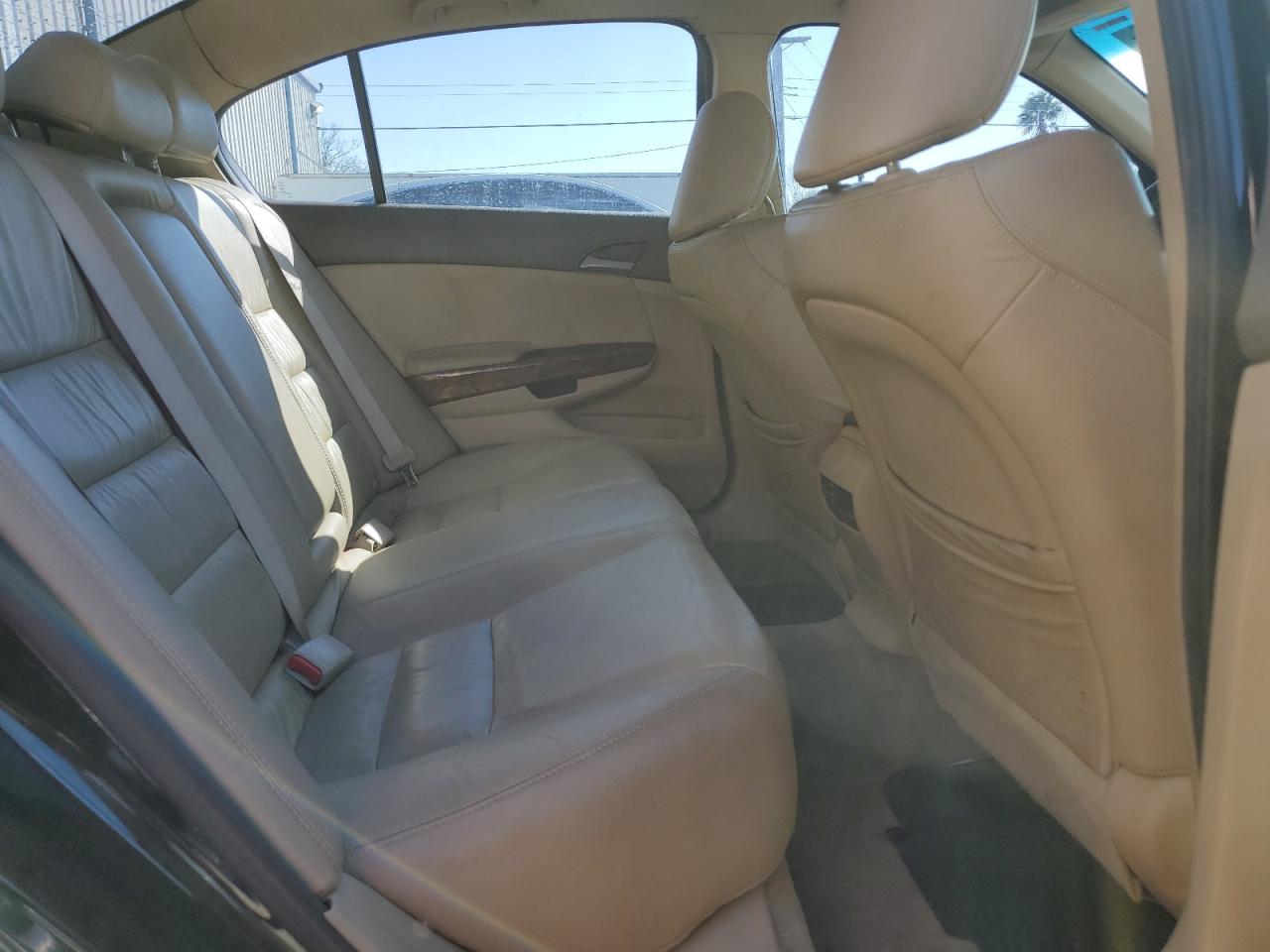 2010 Honda Accord - Image 10