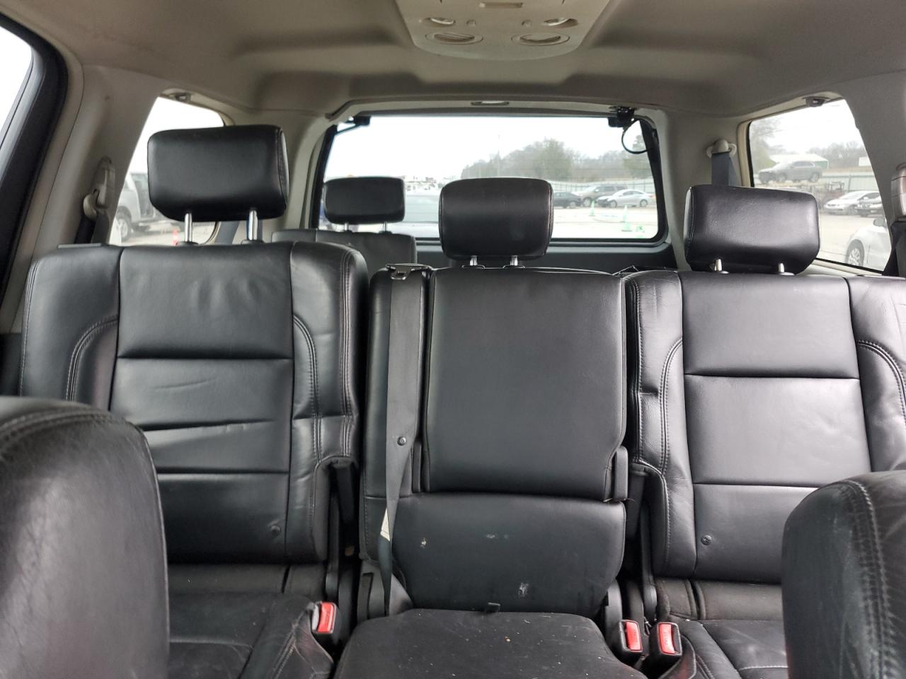 2010 Infiniti QX56 - Image 10