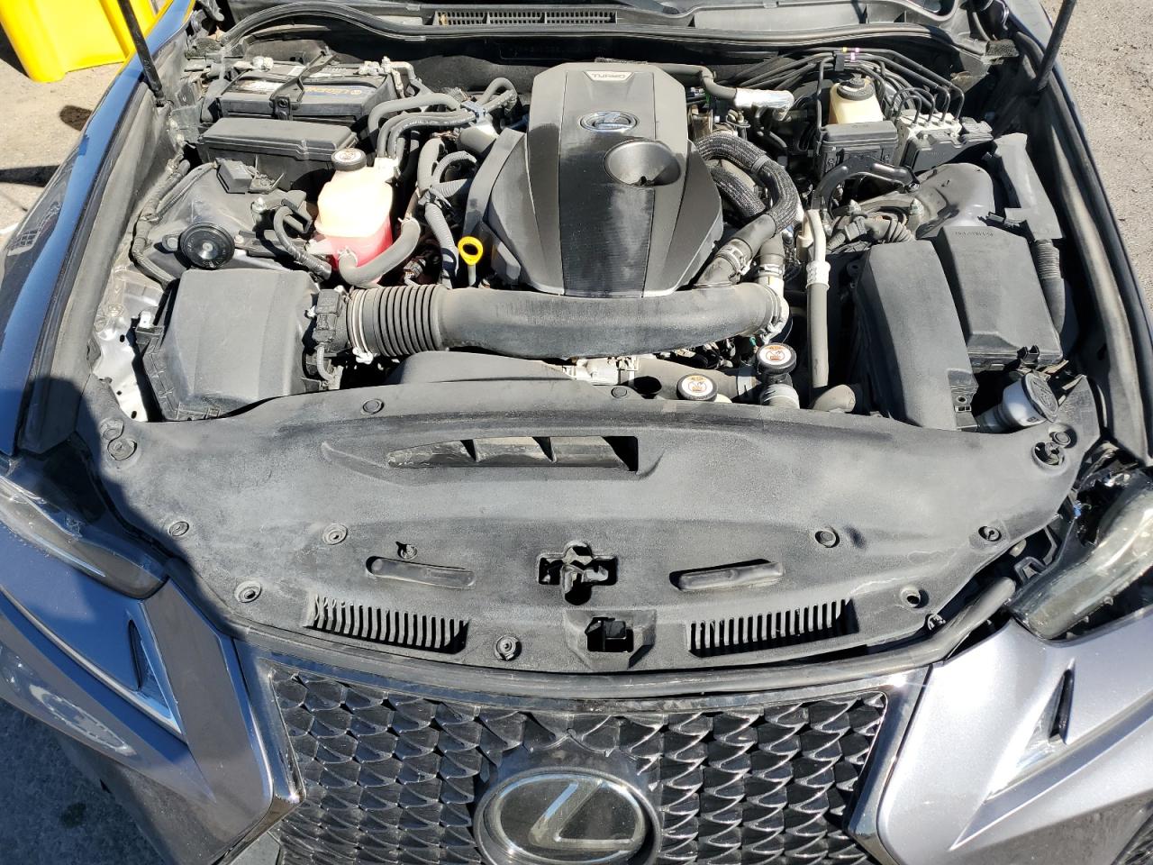 2018 Lexus IS - Image 12