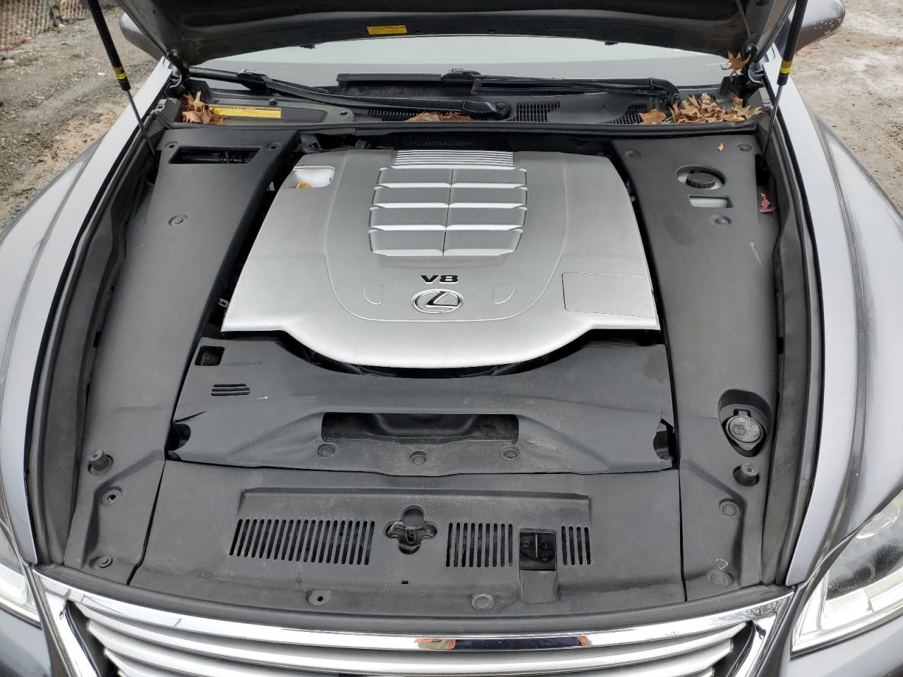 2014 Lexus LS - Image 11