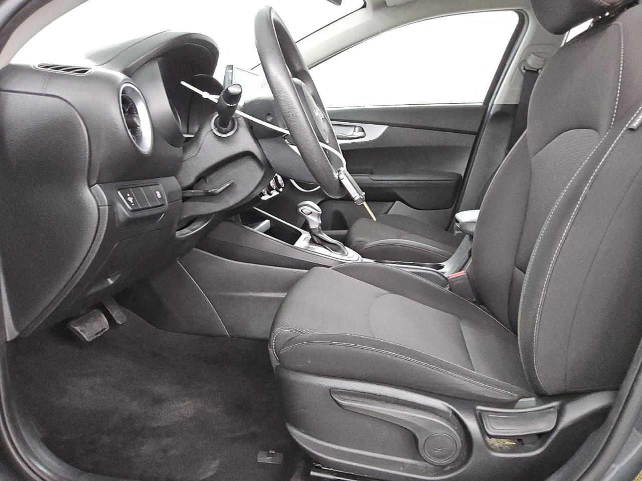 2023 Kia Forte - Image 7