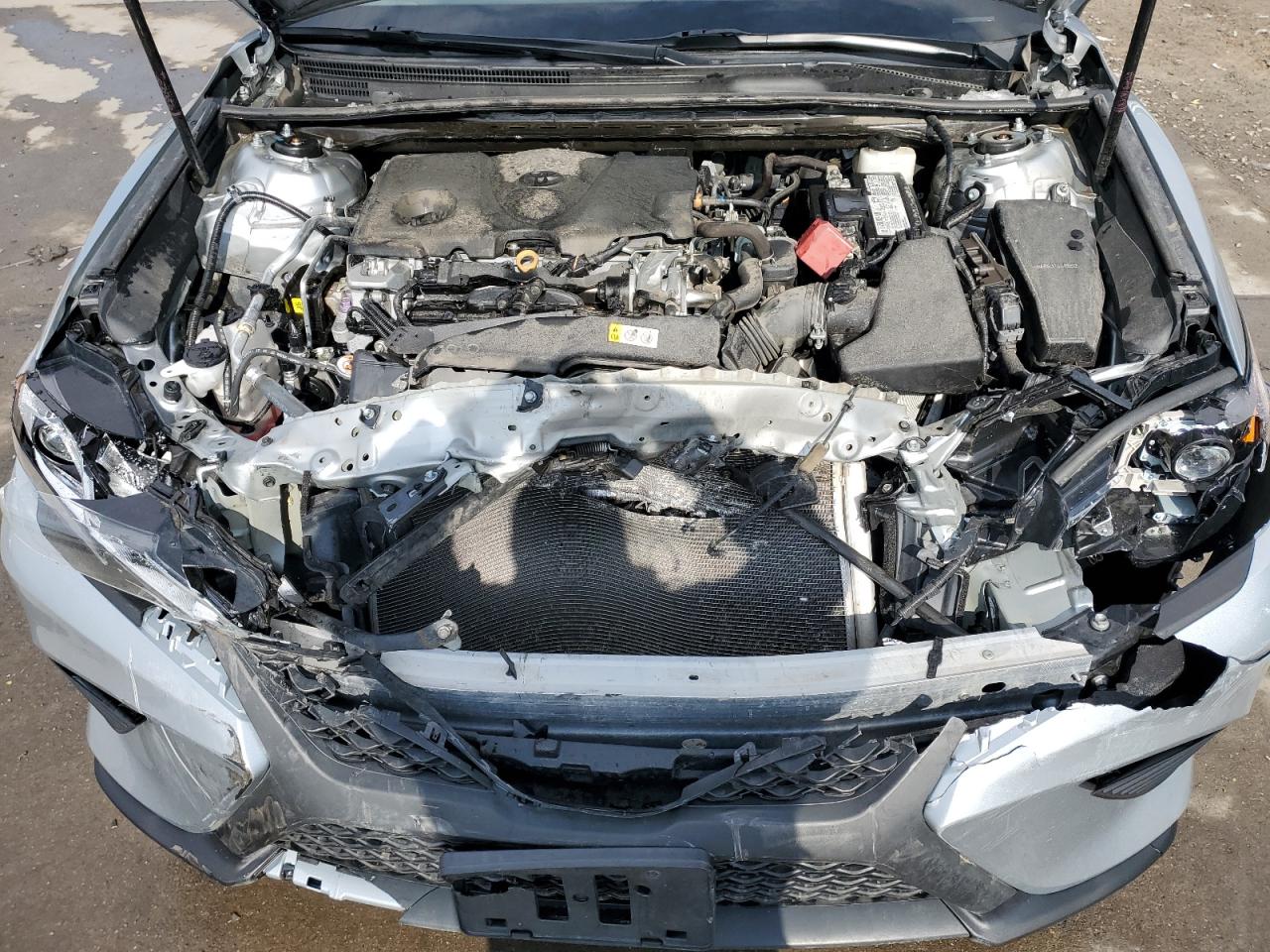 2020 Toyota Camry - Image 11
