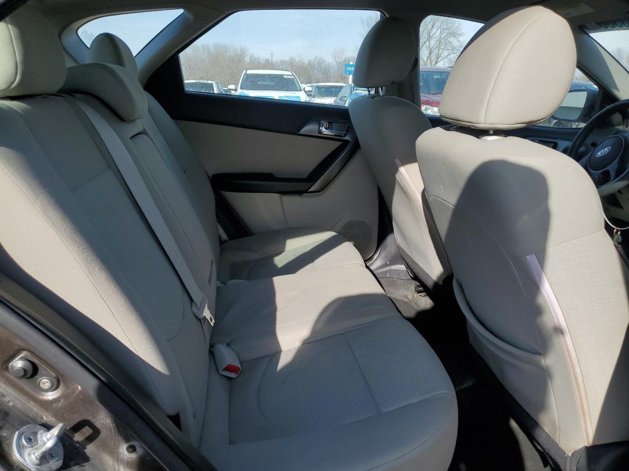2013 Kia Forte - Image 11