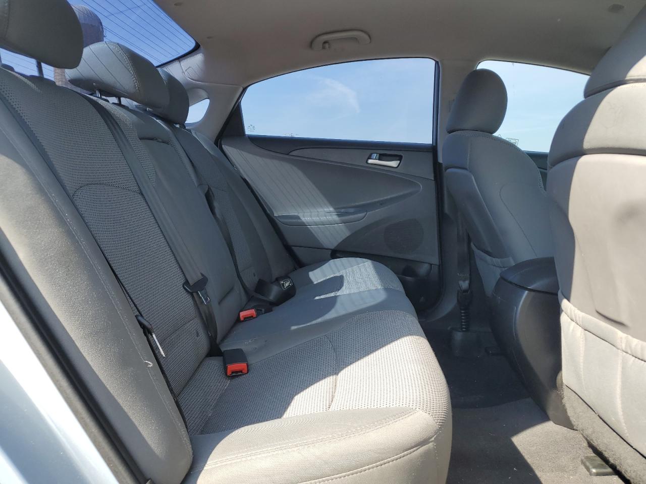 2014 Hyundai Sonata - Image 10