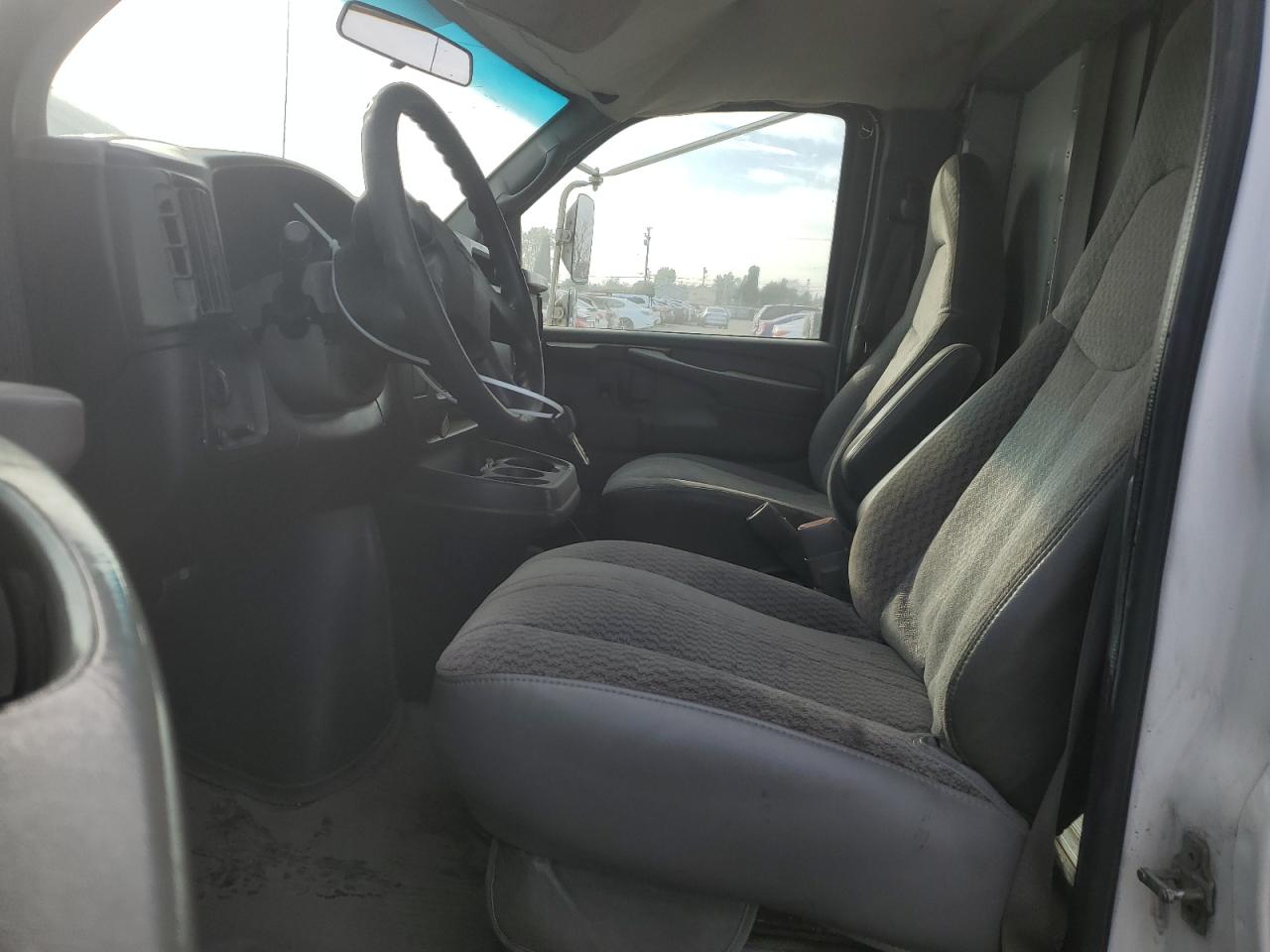 2005 Chevrolet Express G3500 VIN: 1GBJG31U851180918 Lot: 43943465