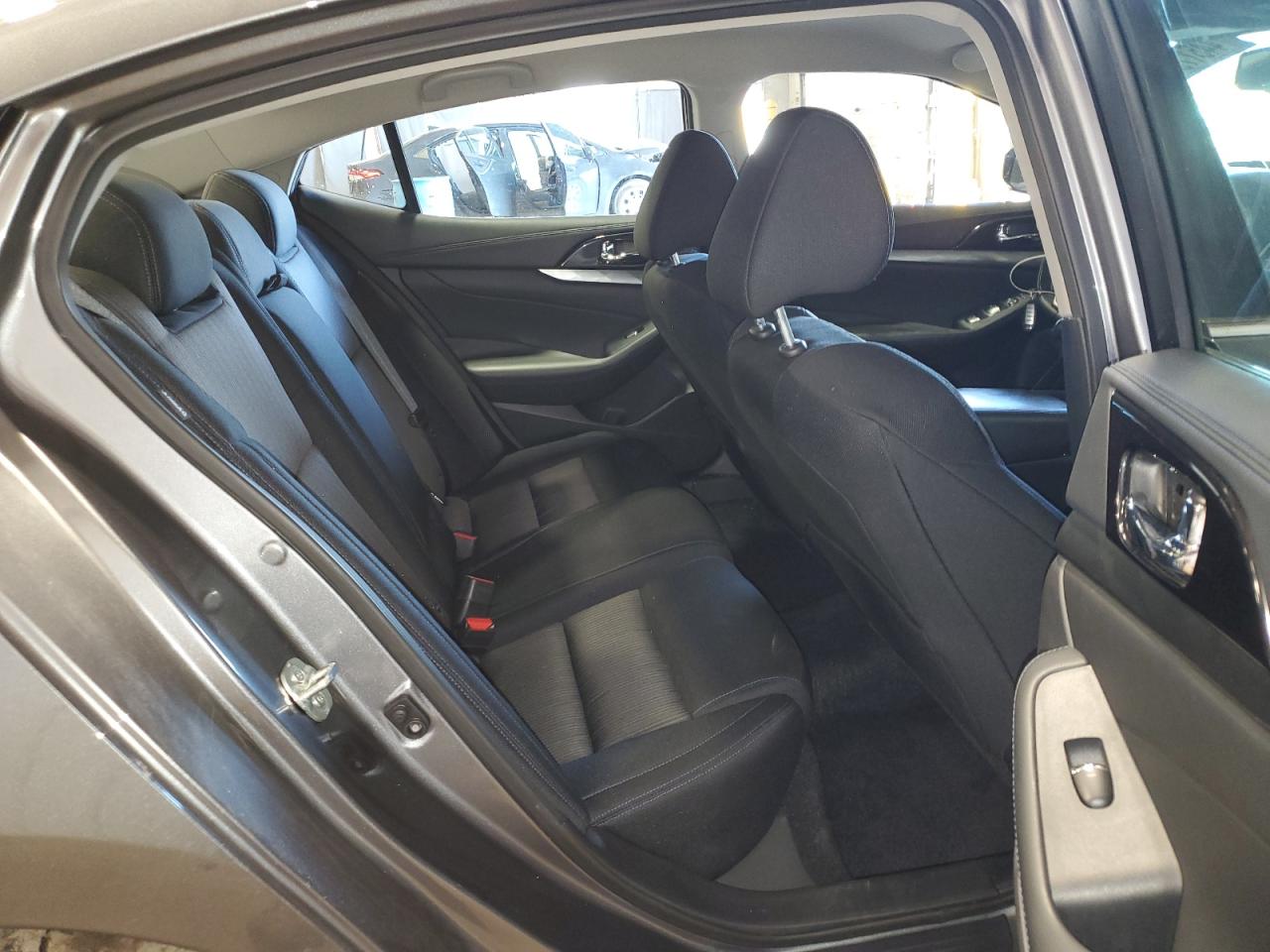 2019 Nissan Maxima - Image 10