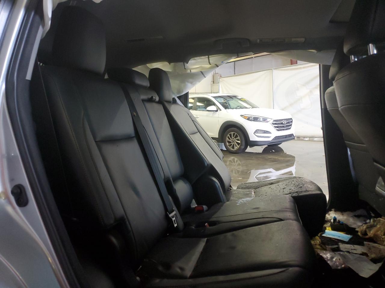 2018 Toyota Highlander - Image 11
