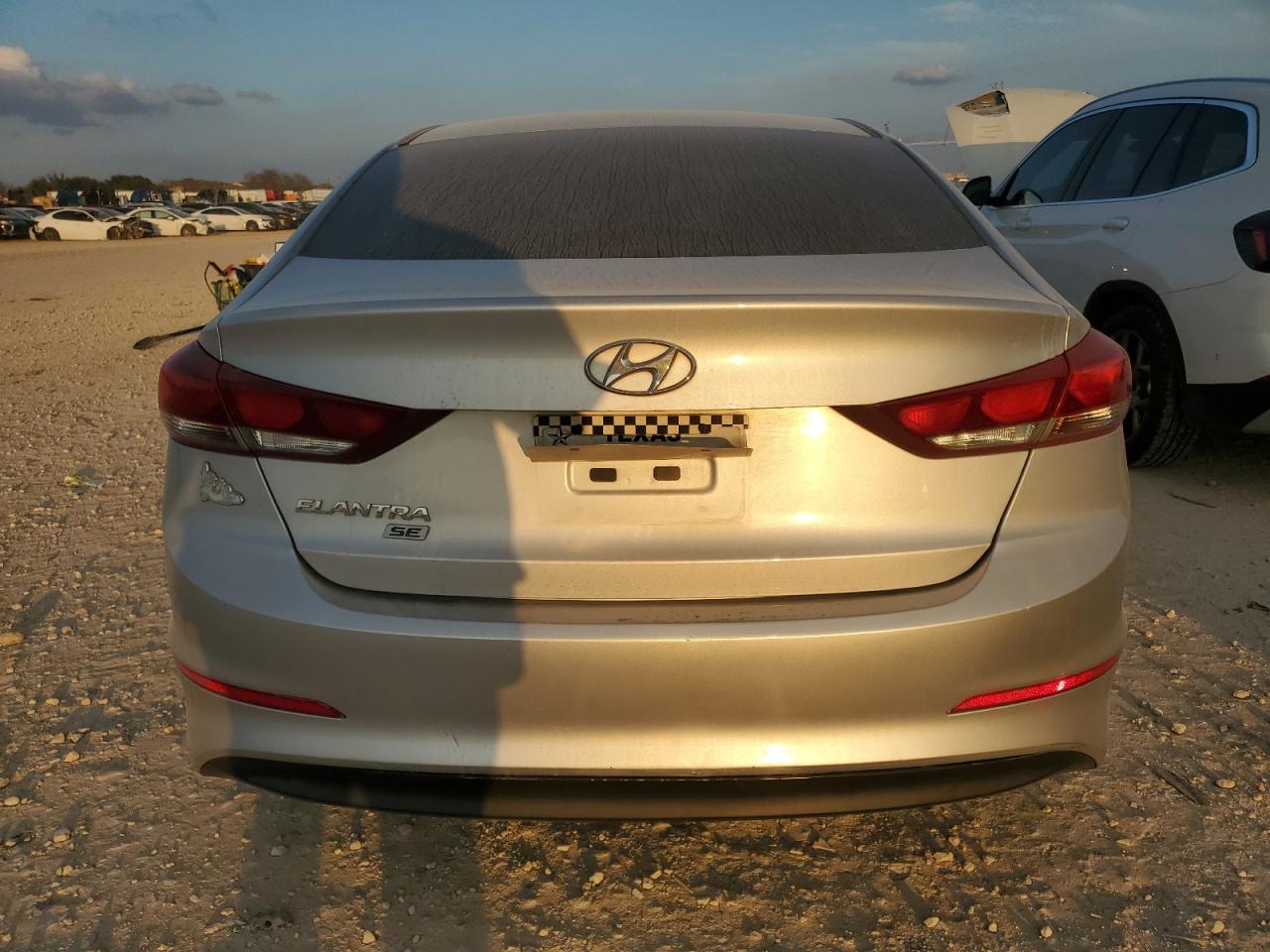 2018 Hyundai Elantra - Image 6