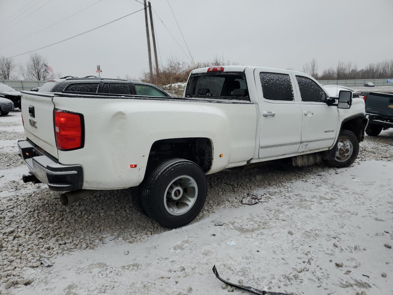 2017 GMC Sierra - Image 3