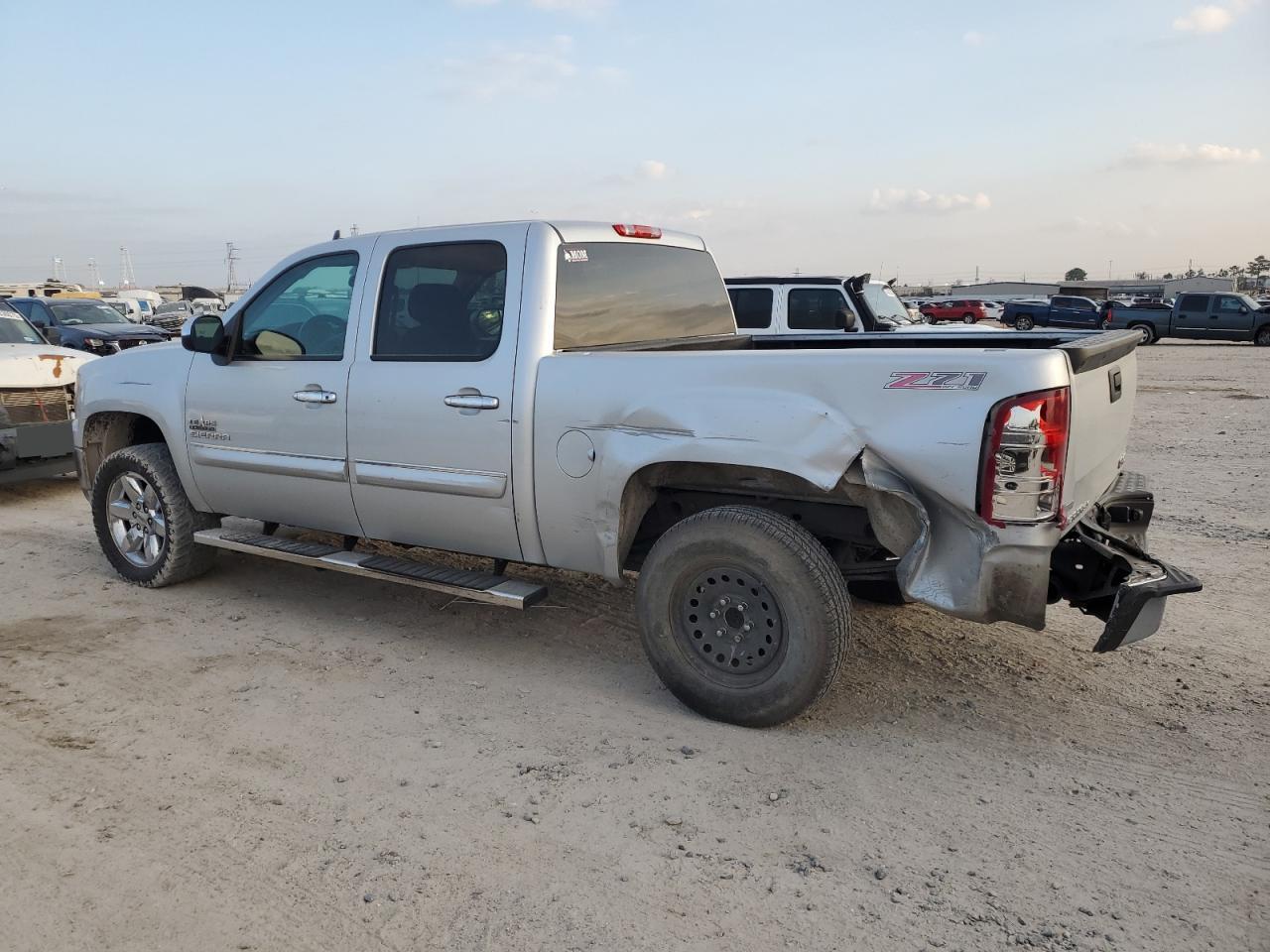 2012 GMC Sierra - Image 2