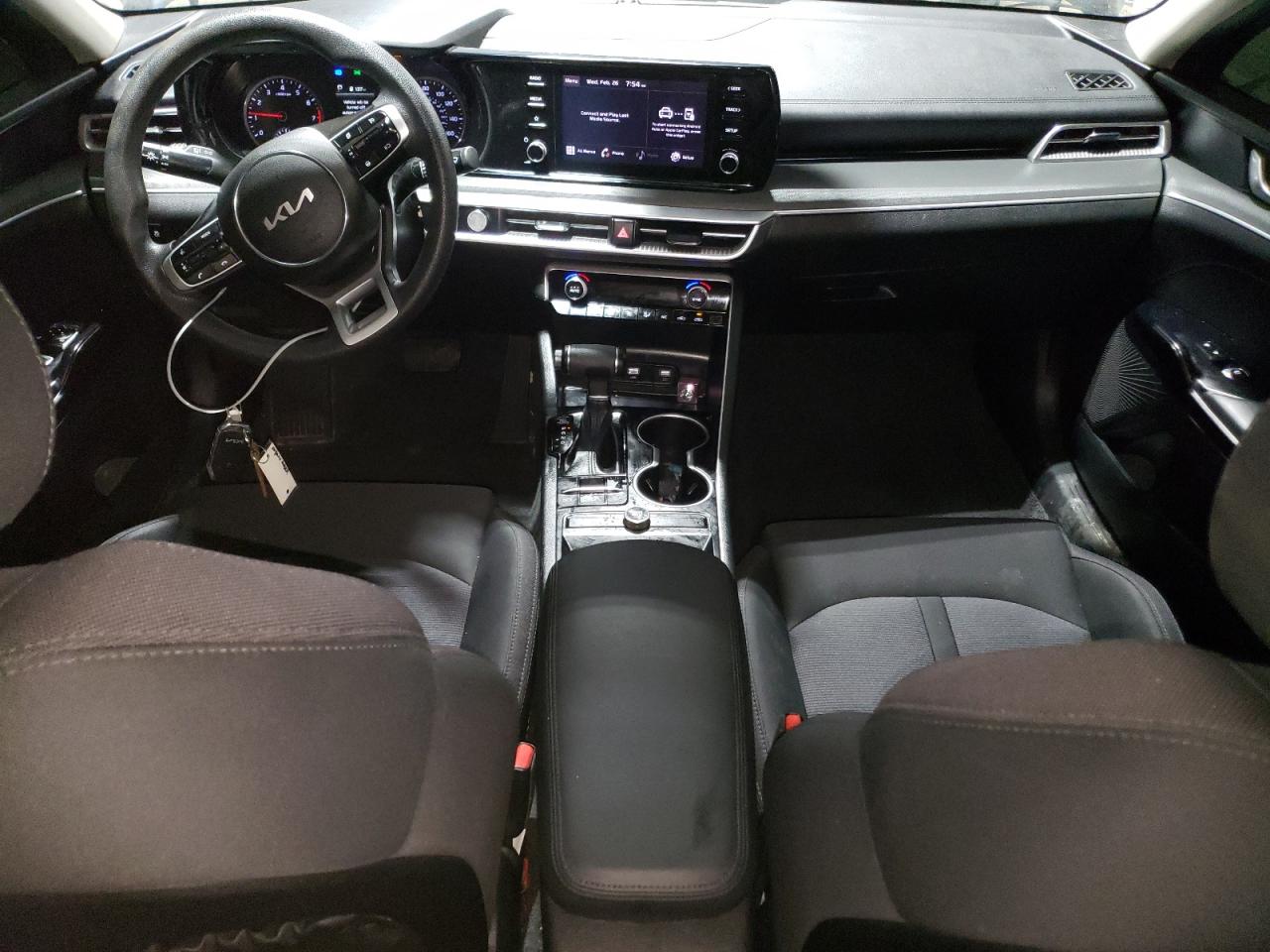2022 Kia K5 - Image 8