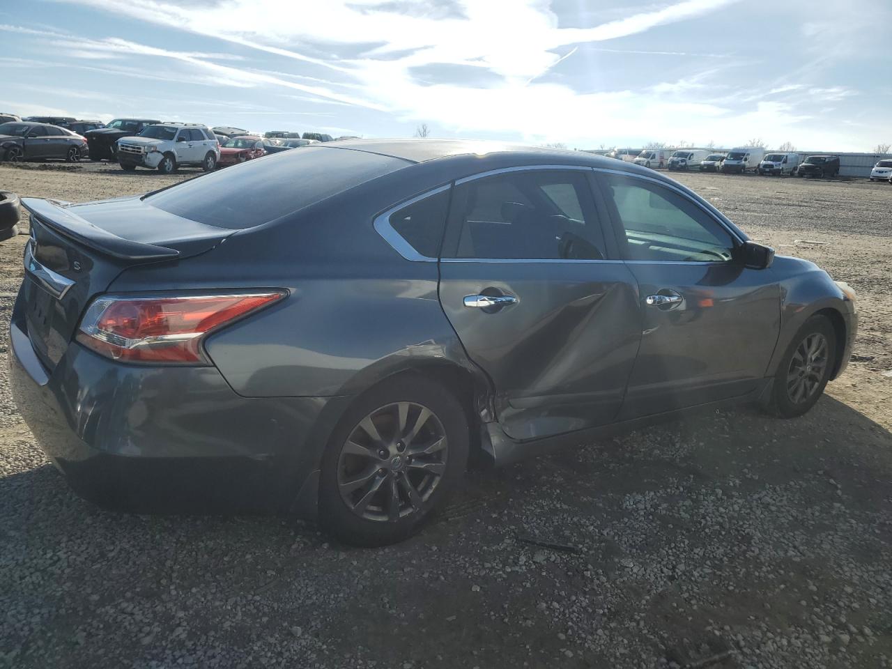 2015 Nissan Altima - Image 3