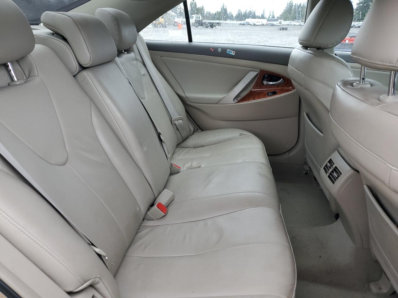 2010 Toyota Camry - Image 10