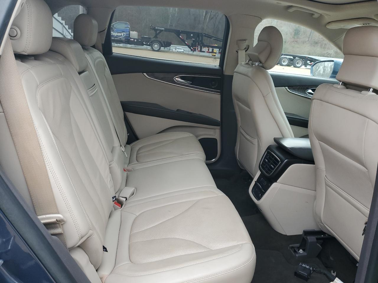 2019 Lincoln Nautilus - Image 10