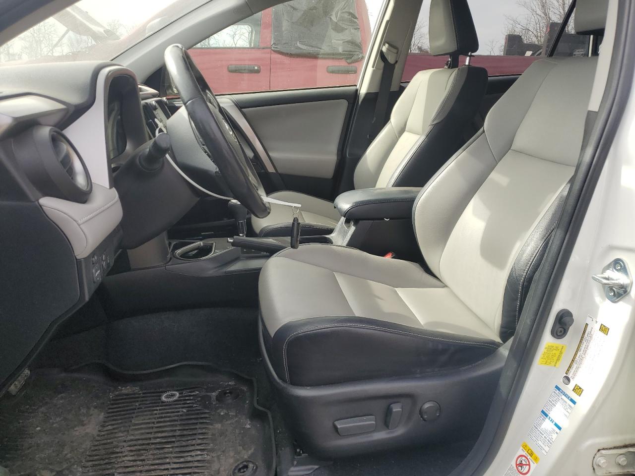 2018 Toyota RAV 4 - Image 7