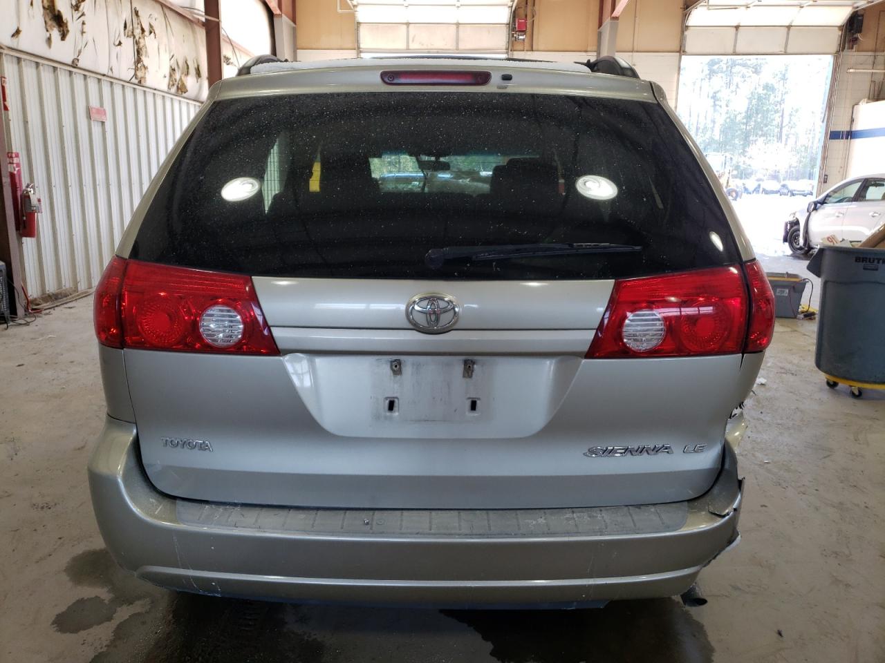 2006 Toyota Sienna - Image 6