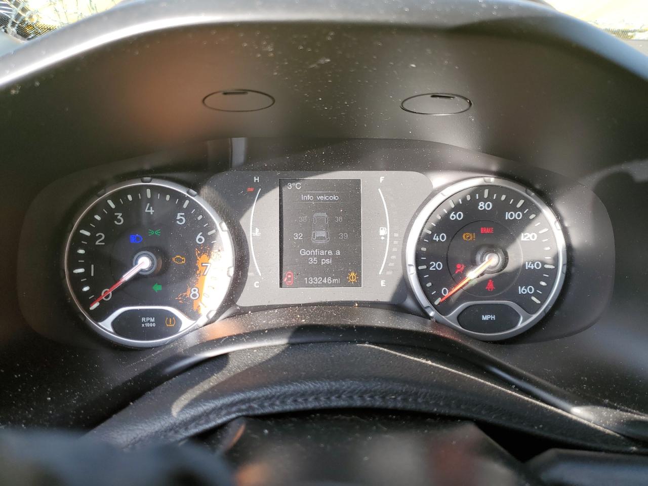 2015 Jeep Renegade - Image 9