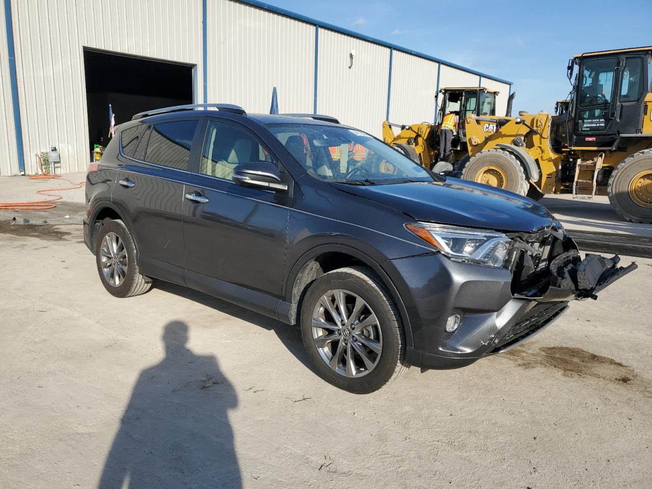 2017 Toyota RAV 4 - Image 4