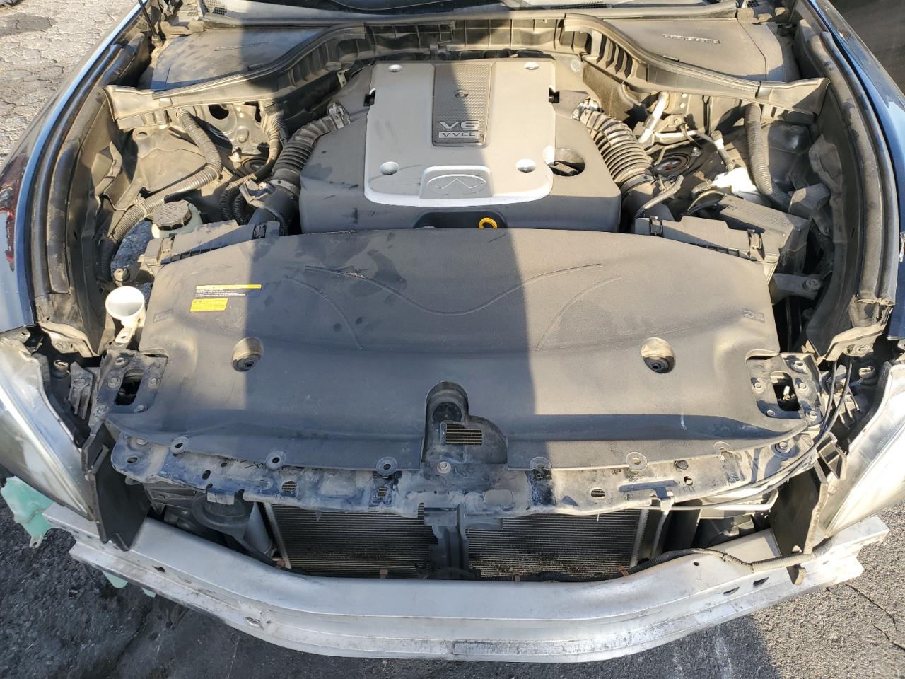 2012 Infiniti M - Image 13