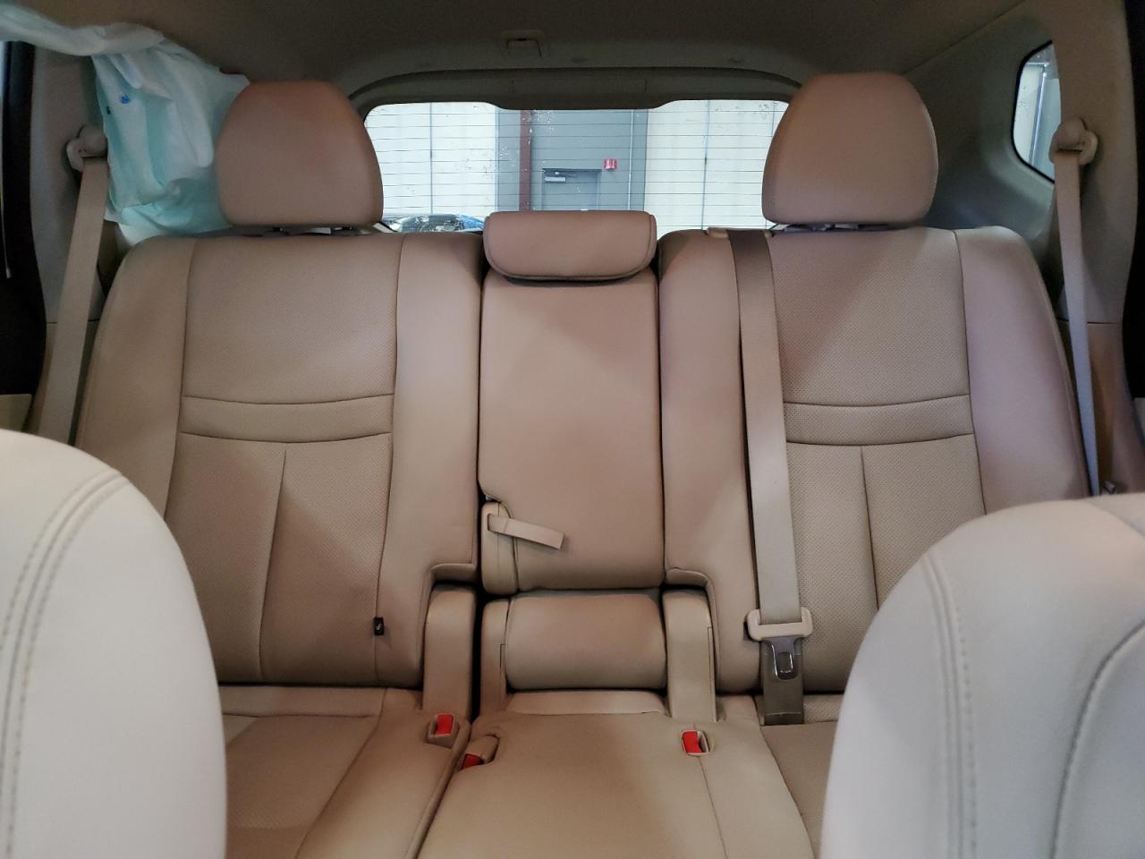 2016 Nissan Rogue - Image 10