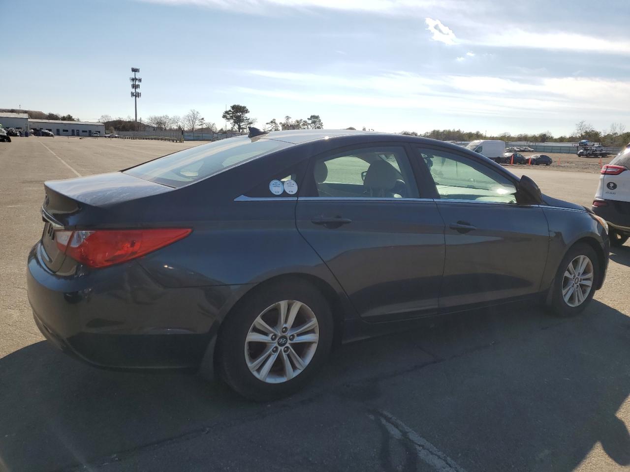 2013 Hyundai Sonata - Image 3