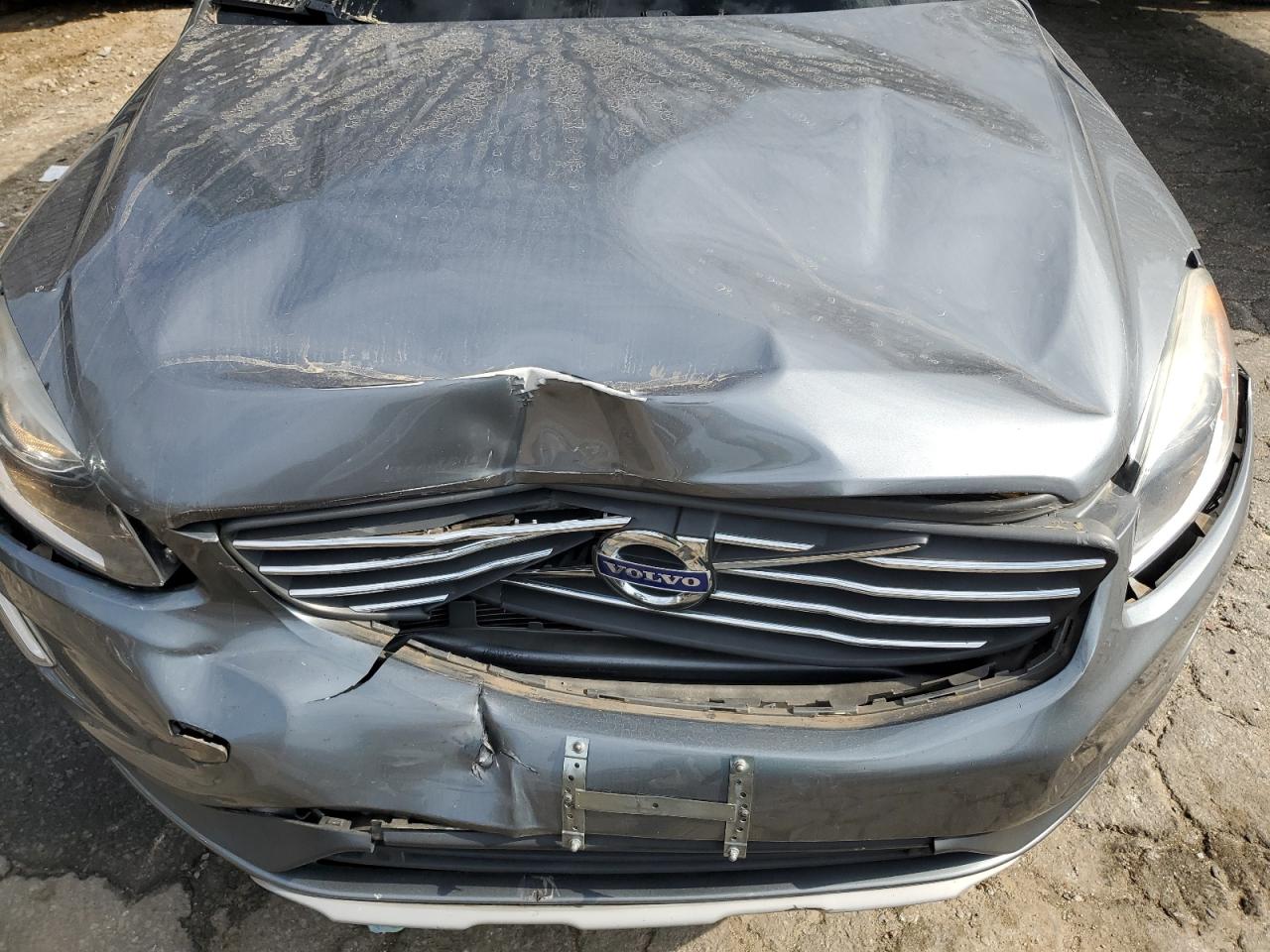 2017 Volvo XC60 - Image 11