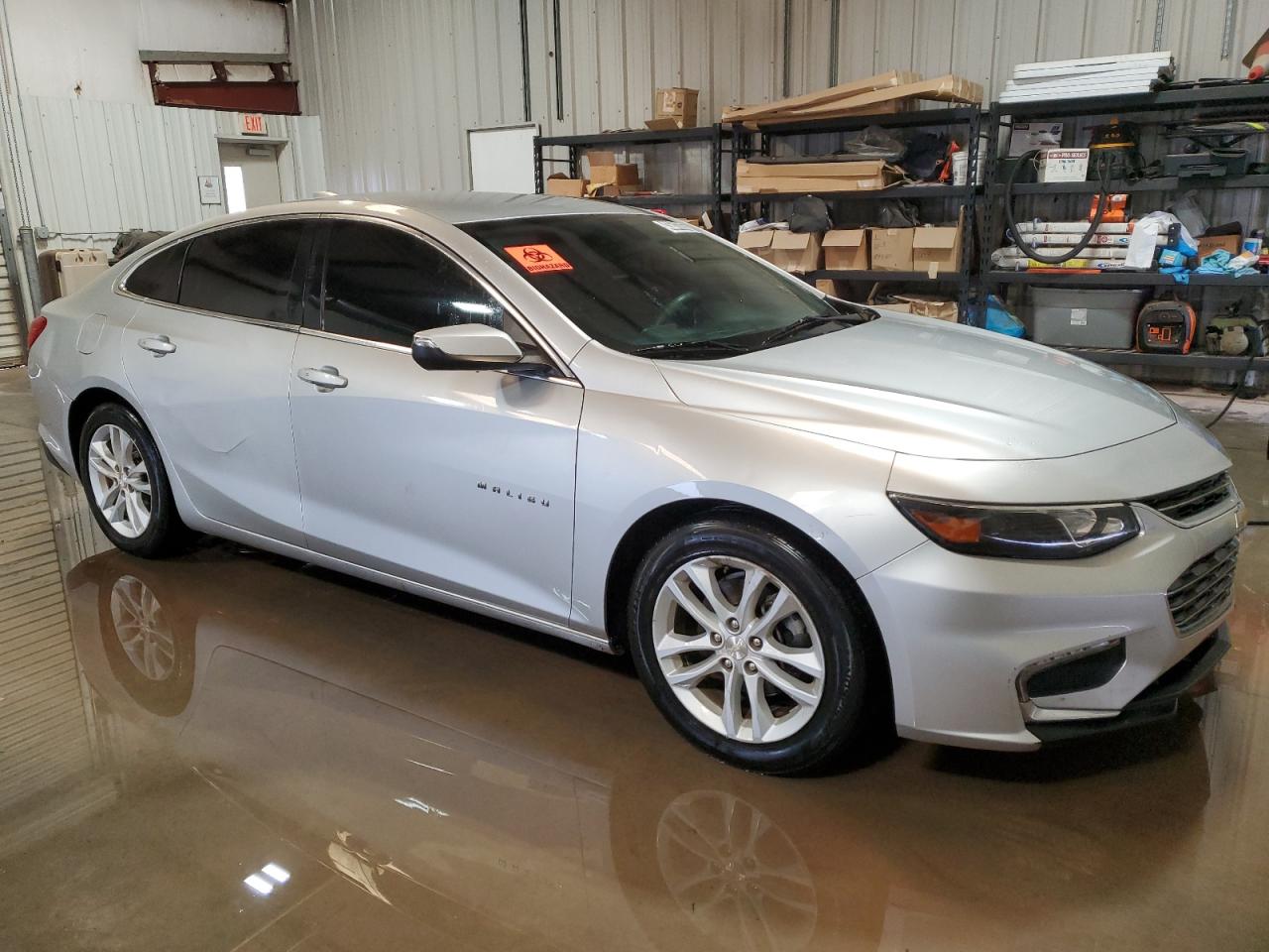 2017 Chevrolet Malibu - Image 4