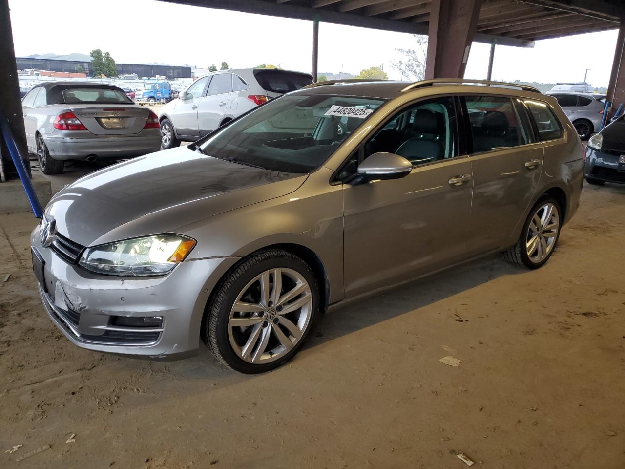 2016 Volkswagen Golf - Image 1
